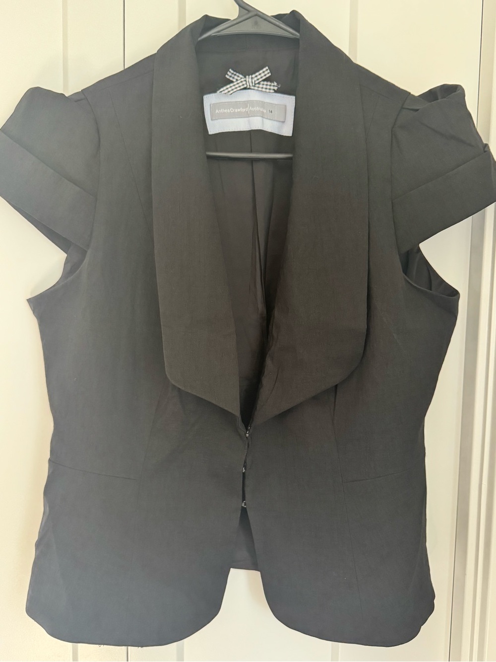 Anthea Crawford Australia Black Sleeveless Shawl-Collar Blazer